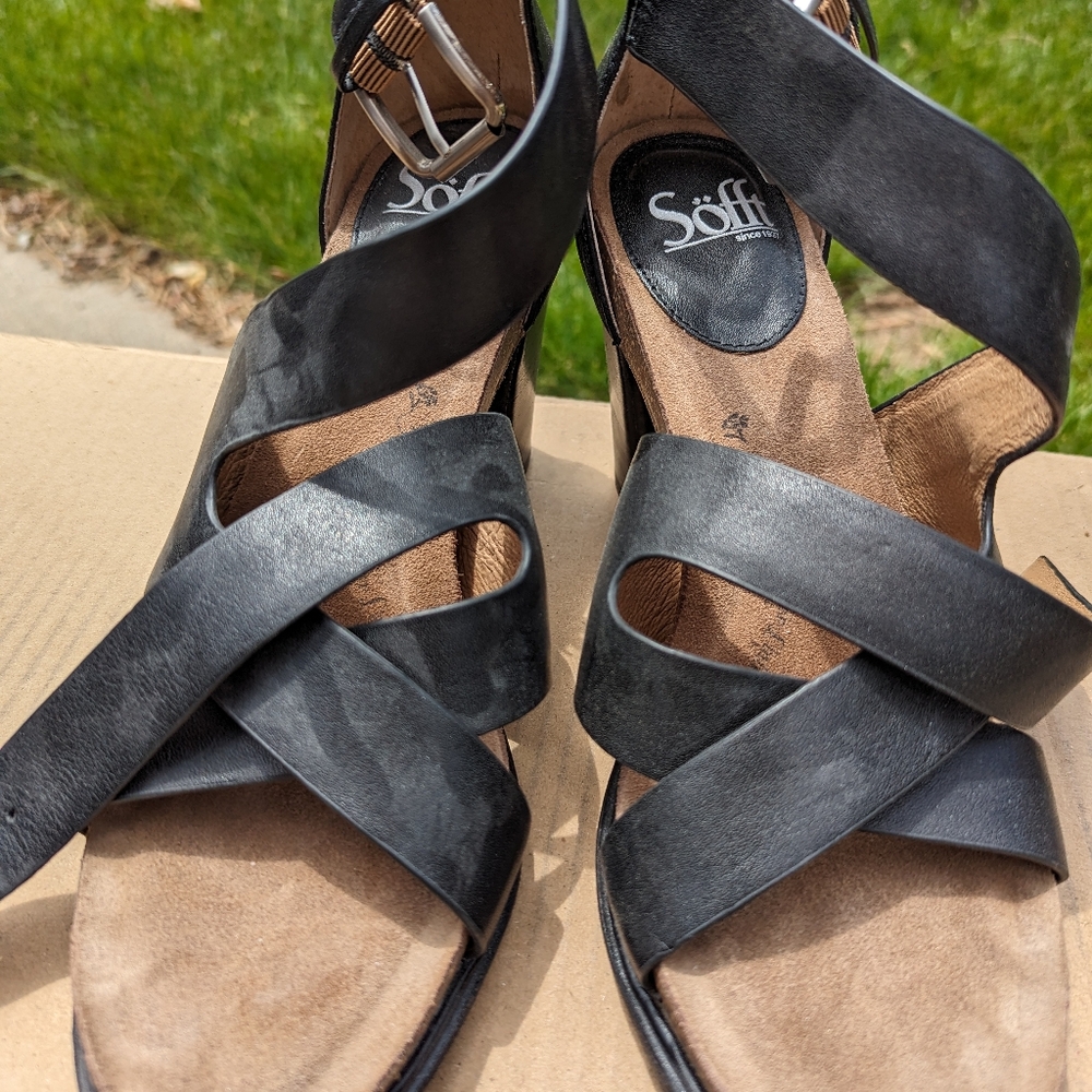 Black Strappy Sandals, size 9